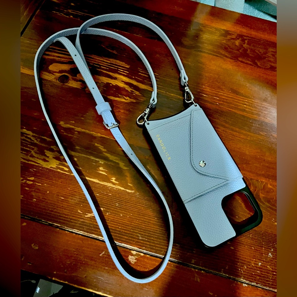 Bandolier Iphone 12 pro max DONNA LIGHT BLUE as good as new